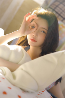 年轻的女邻居8
